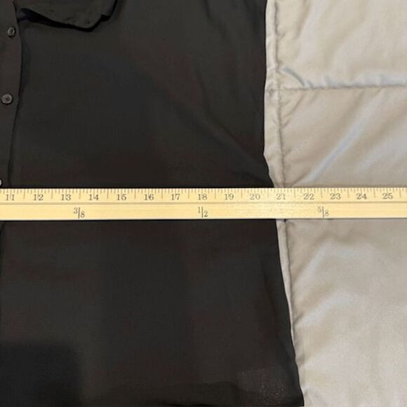 NWT Halston Long Sheer Tunic Top Black Side Slits Button Front Size Medium - Picture 9 of 12